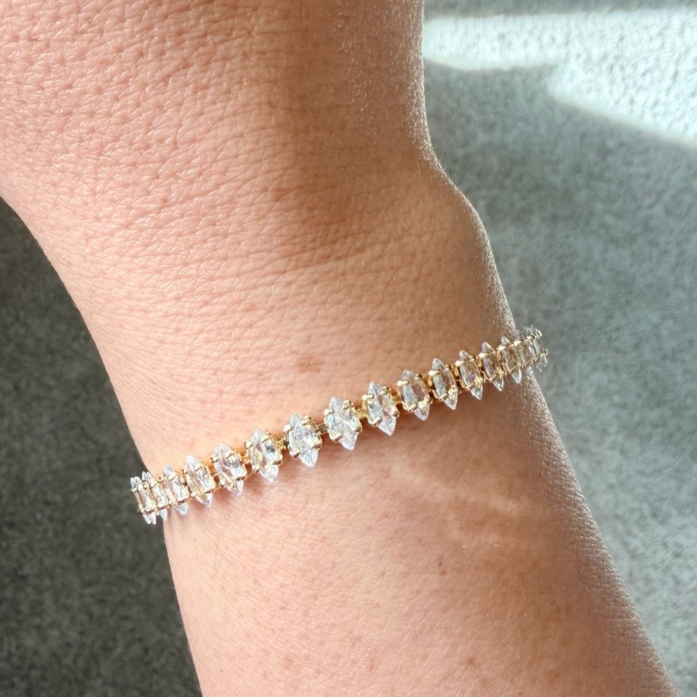 Gold plated Bracelet with zirconias